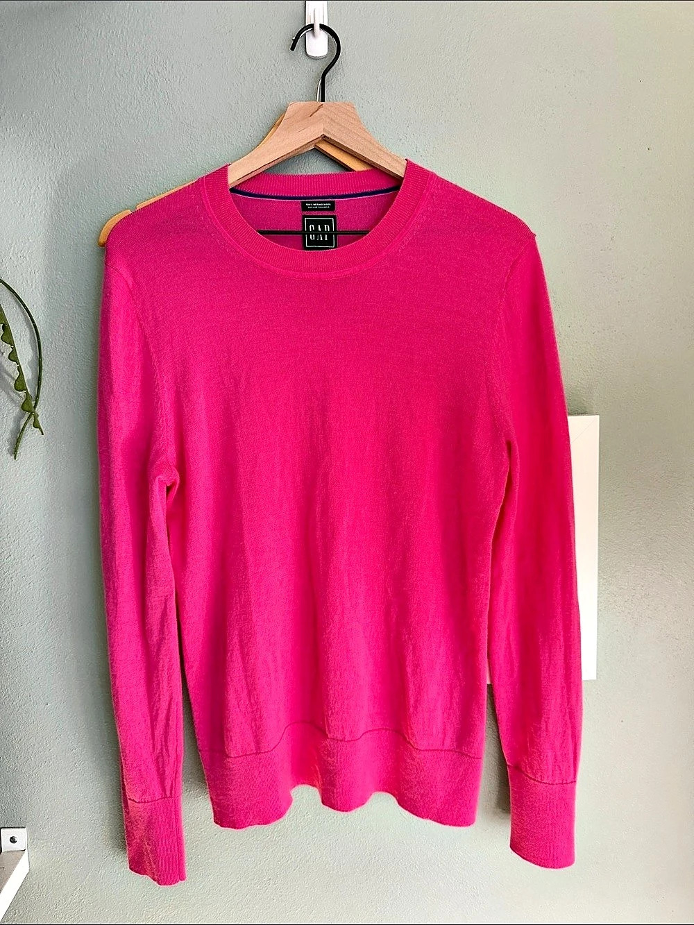 GAP 100% Merino Wool Crewneck Sweater Hot Pink Size Large / Tall